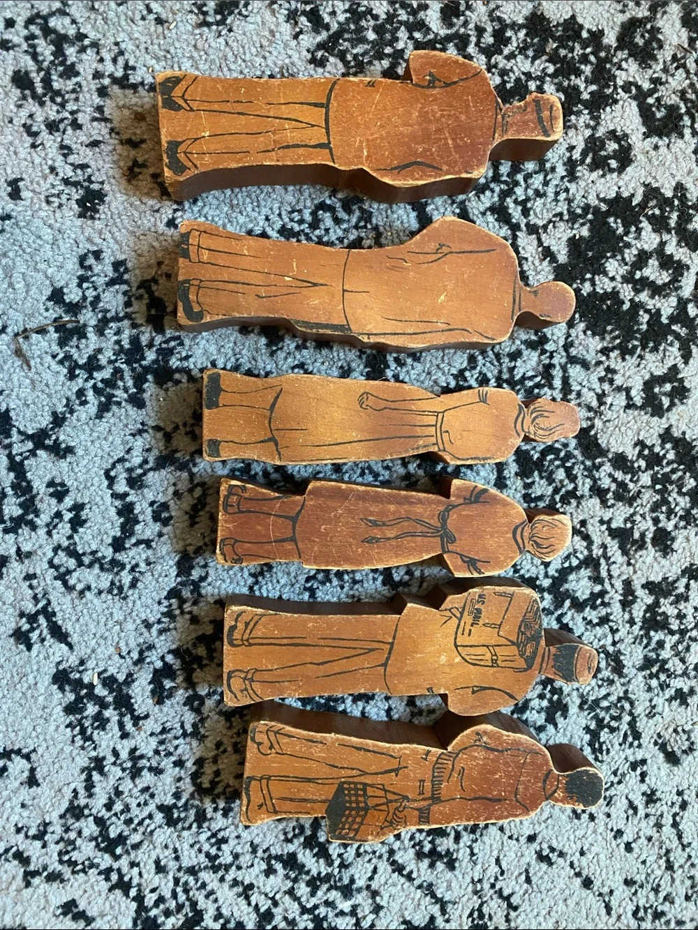 Vintage Wooden Figure Toy Set in Natural Brown - Classic Play Characters